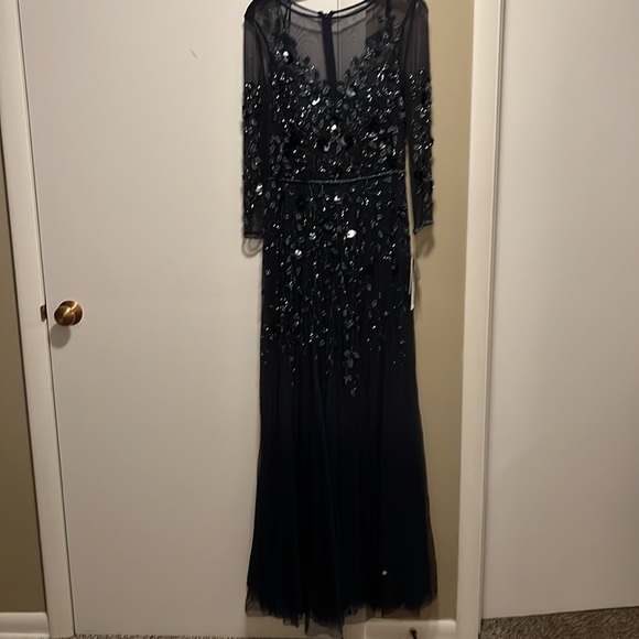 Gown navy blue from Saks Off 5th.size 10- fits like a medium. Brand new - Picture 4 of 9